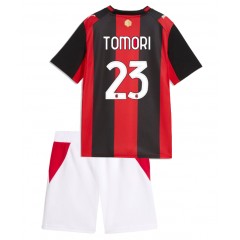 AC Milan Fikayo Tomori #23 Replika babykläder Hemmaställ Barn 2026-27 Kortärmad (+ korta byxor)